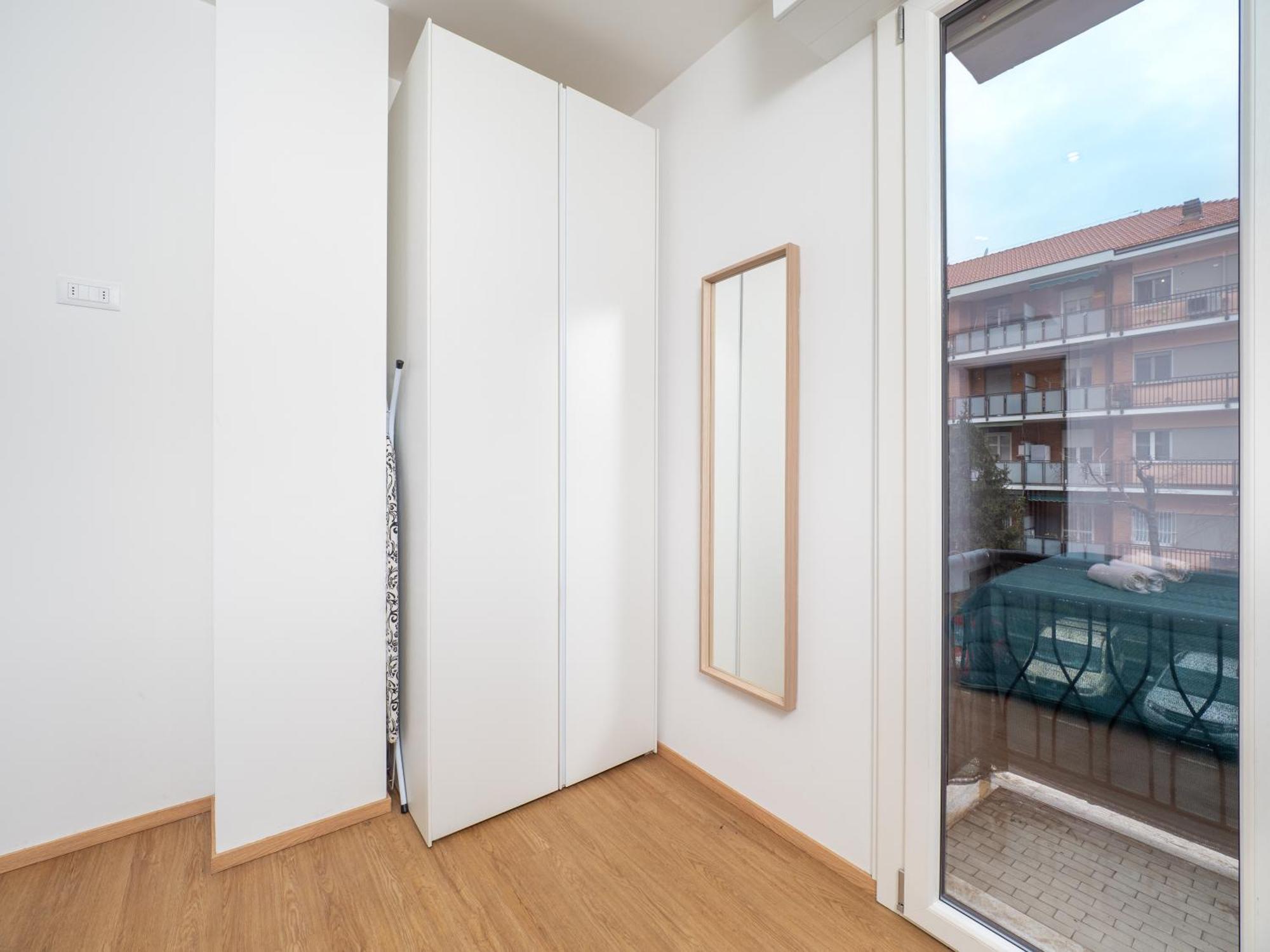 Milano 5 Guests - Modern Apt With Balcony Buitenkant foto