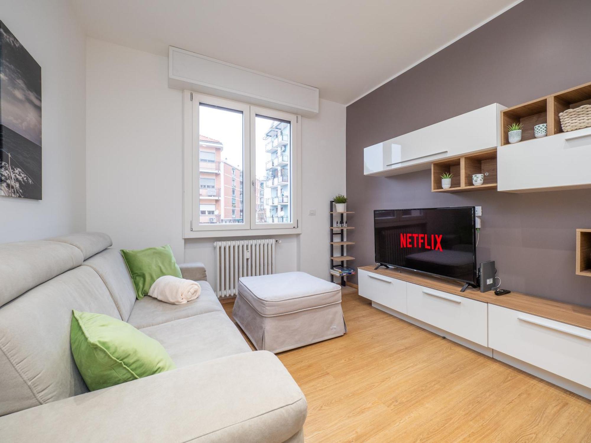 Milano 5 Guests - Modern Apt With Balcony Buitenkant foto